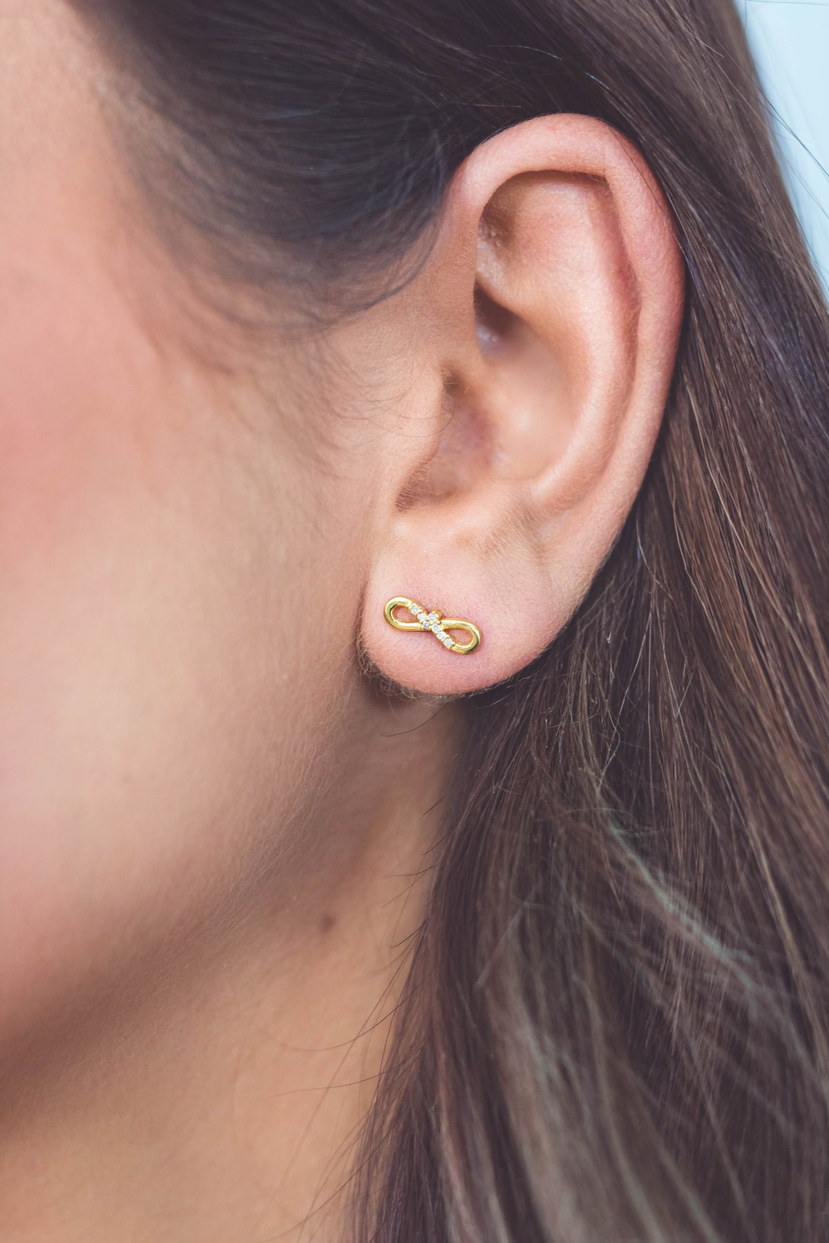 FOURTEEN NATURAL DIAMOND INFINITY EARRINGS GOLD