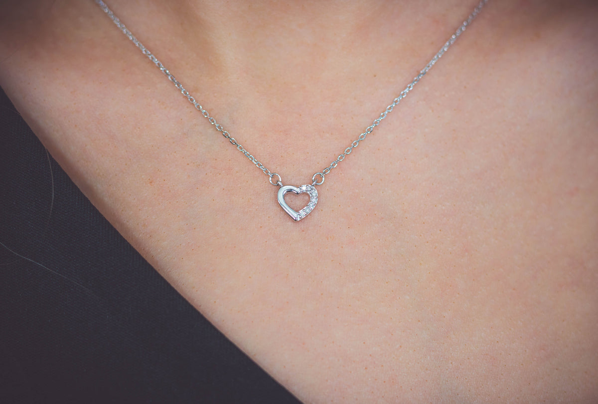 SEVEN NATURAL DIAMOND HEART PENDANT SILVER