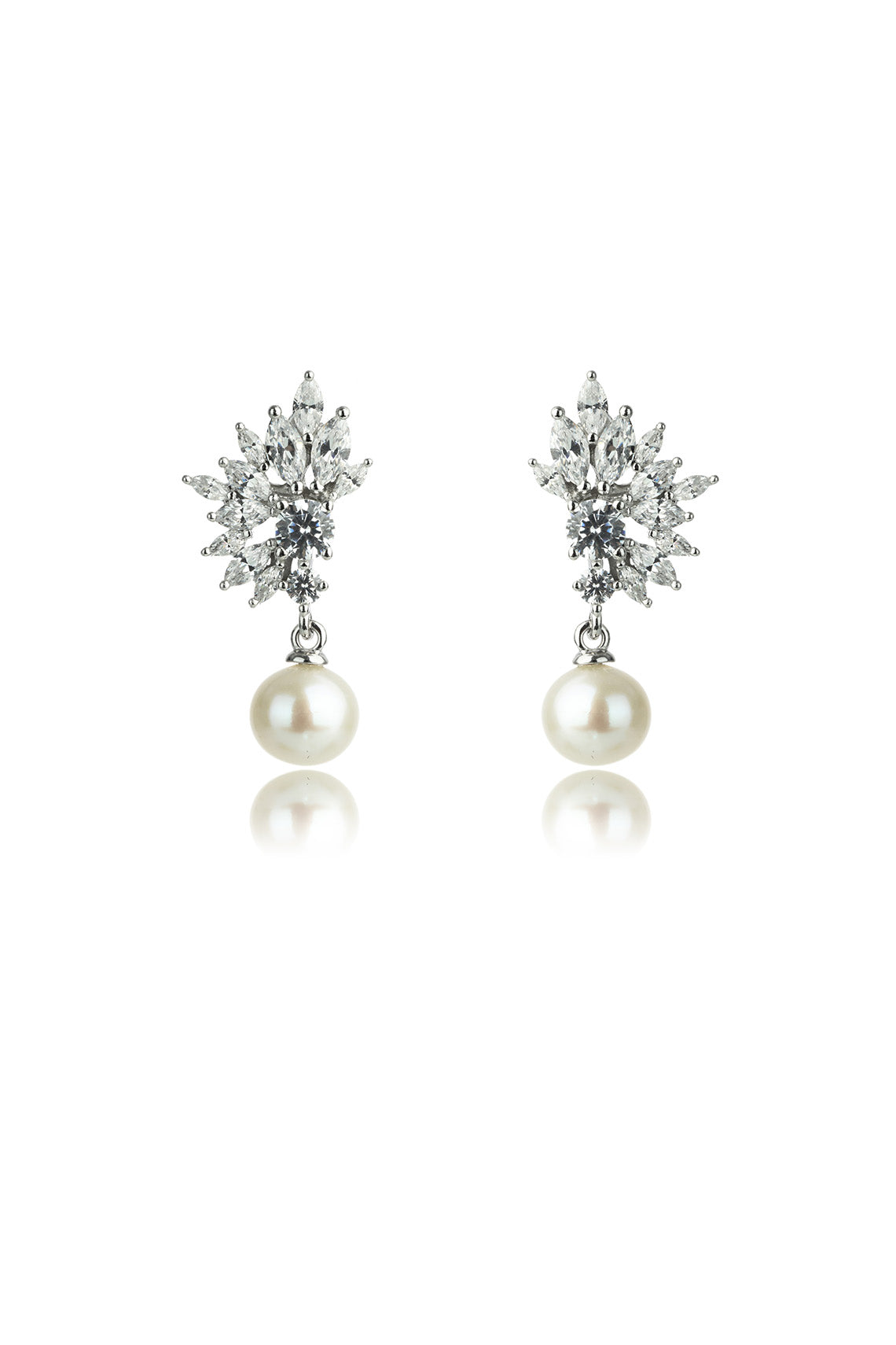 OCEANS HAMILTON FRESHWATER PEARL EARRINGS SILVER