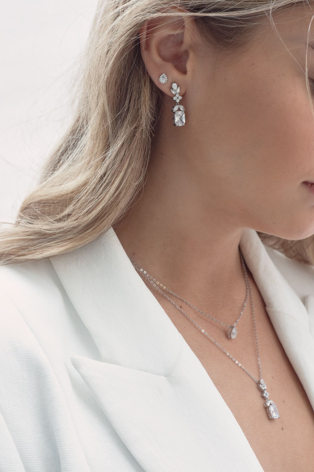 AVA DROP PENDANT