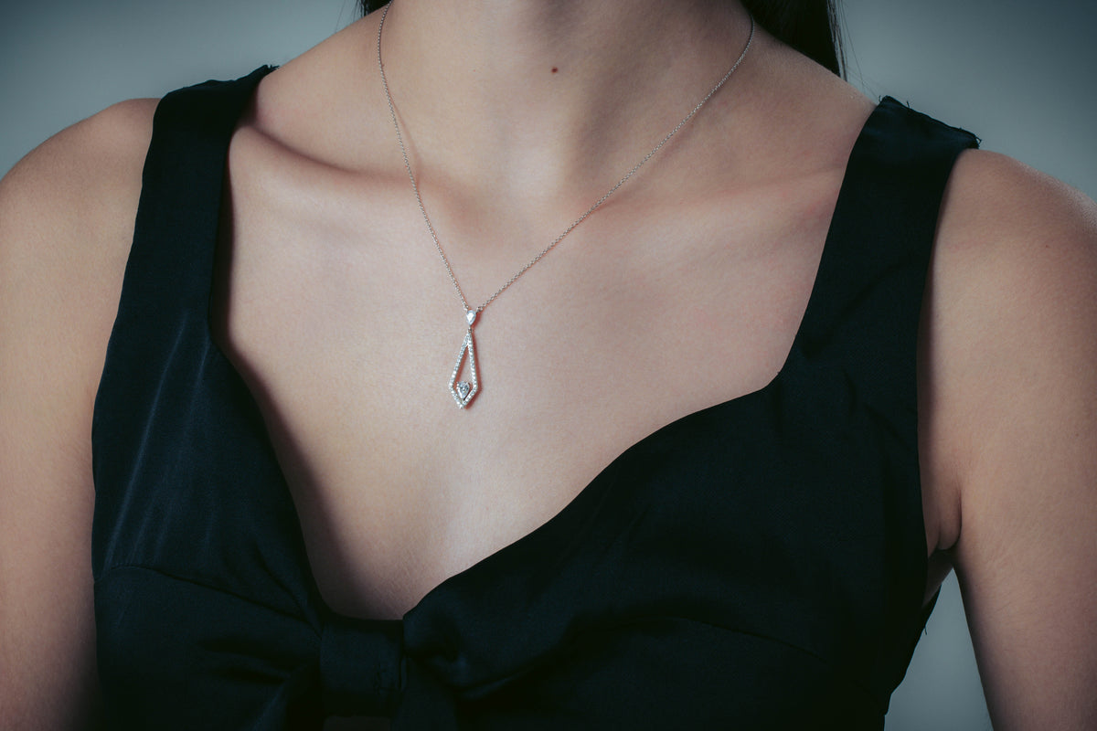 REFLECTION EVOKE PENDANT SILVER