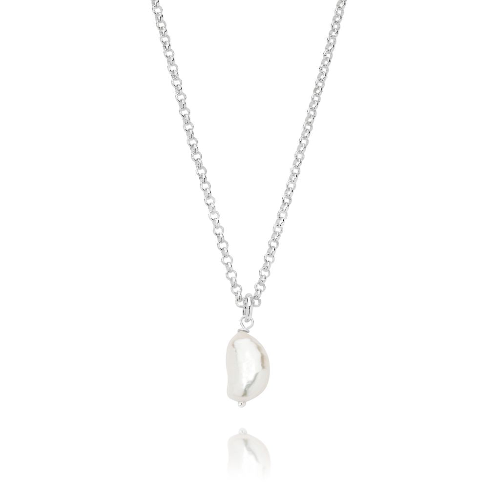 Silver belcher necklet with organic pearl pendant