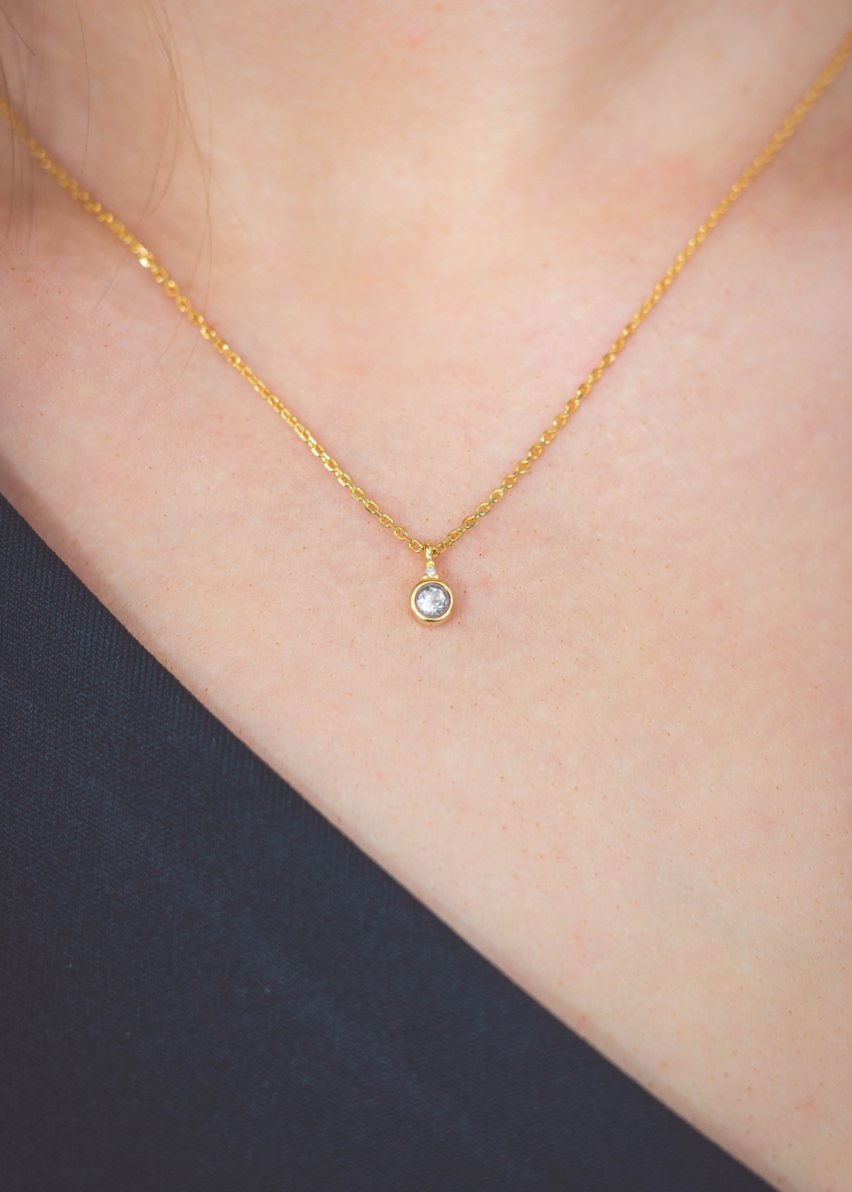 NATURAL TOPAZ AND DIAMOND APRIL PENDANT GOLD