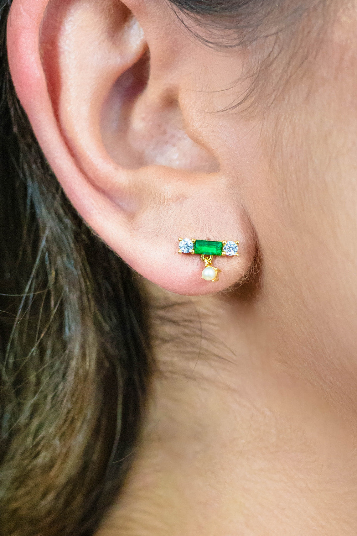 EMERALD ISLE FRESHWATER PEARL EARRINGS IN EMERALD AND GOLD