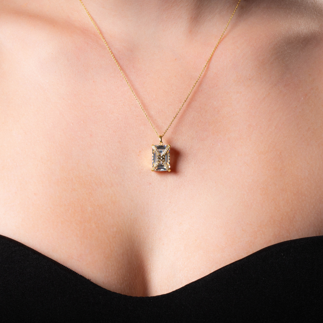 SIGNATURE REGALIA PENDANT GOLD